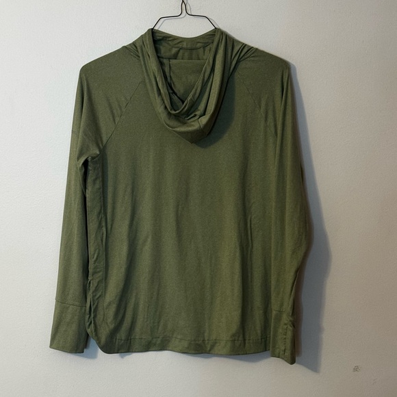 NWOT Ascend Women's Olive Green Hoodie Lightweight Longsleeve in M - Picture 3 of 4